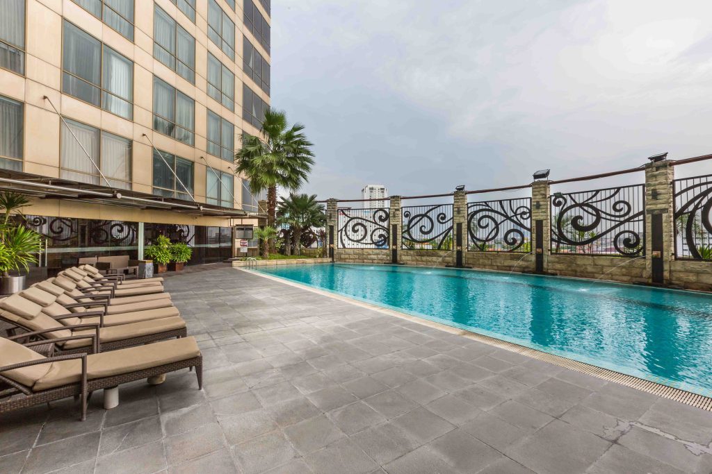 Wyndham Surabaya swimming pool area.