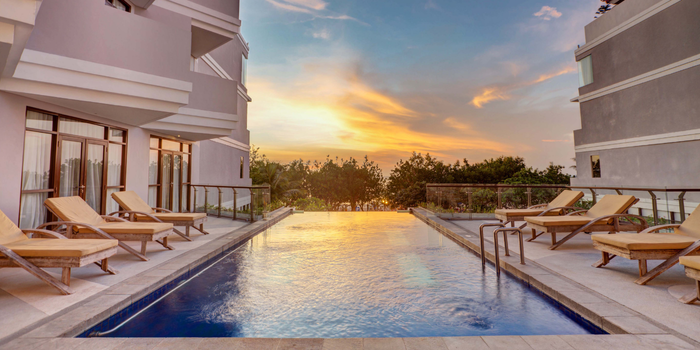 Pool Sunset-View at Wyndham Garden Kuta Beach
